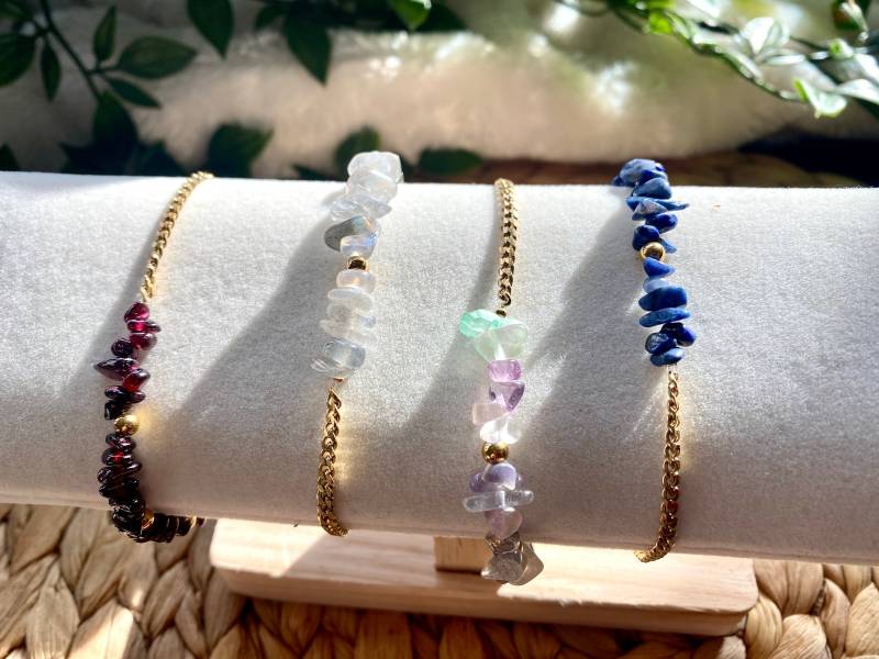 Armband Aurora Aus Vergoldetem Edelstahl Und Edelsteinen von SELFLOVEDE