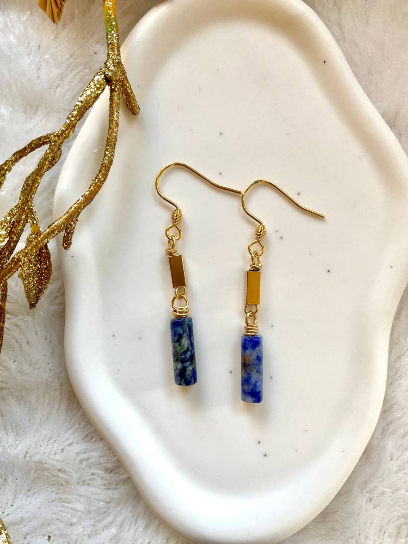 Hängende Ohrringe Leyla Aus Edelstahl Und Edelsteinen Handgefertigt Vergoldet 14 Karat Hängende Ohrringe Leyla Aus Edelstahl Und Edelsteinen Handgefertigt Vergoldet 14 Karat von SELFLOVEDE