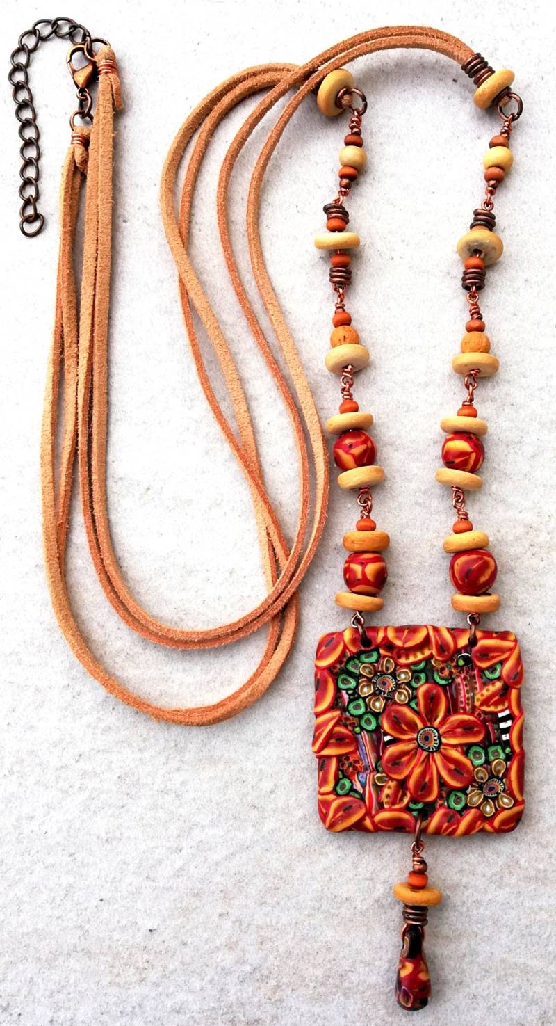 Fimo Anhänger Boho Statement Halskette Polymerclay Jewerly Mode Embossed Giftforher Artisan von SENKAhandmadejewerly