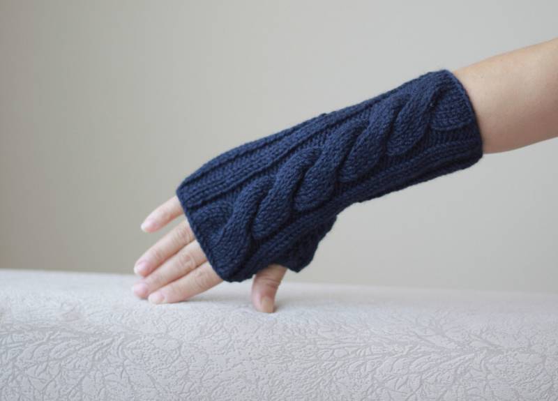 Handgestrickte Fingerlose Handschuhe Für Damen, Gestrickte Marineblaue Handschuhe, Niedliche Handwärmer, Warme Wollfäustlinge von SENNURSASA