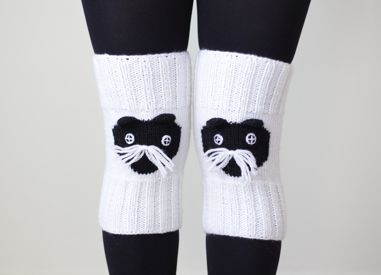 Handgestrickte Overknee-stulpen Frauen, Geschenk Für Katzen-Liebhaber, Gestrickte Beinwärmer in Schwarz & Weiß, Einzigartiges Weihnachtsgeschenk von SENNURSASA