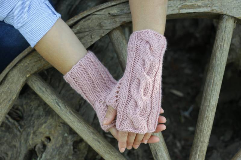 Handgestrickte Winter Handschuhe, Fingerlose Handschuhe Mit Zopfmuster von SENNURSASA