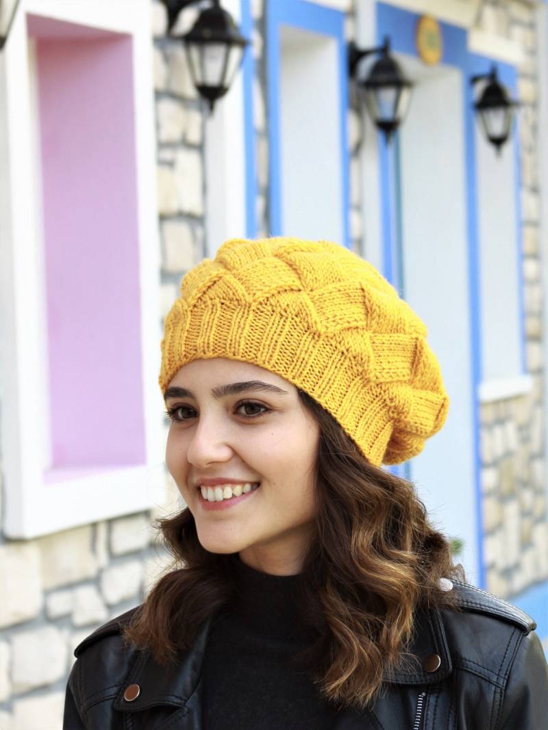 Senf Farbe Handgestrickte Baskenmütze Für Frauen Weich, Wollmischung, Wintermütze von SENNURSASA