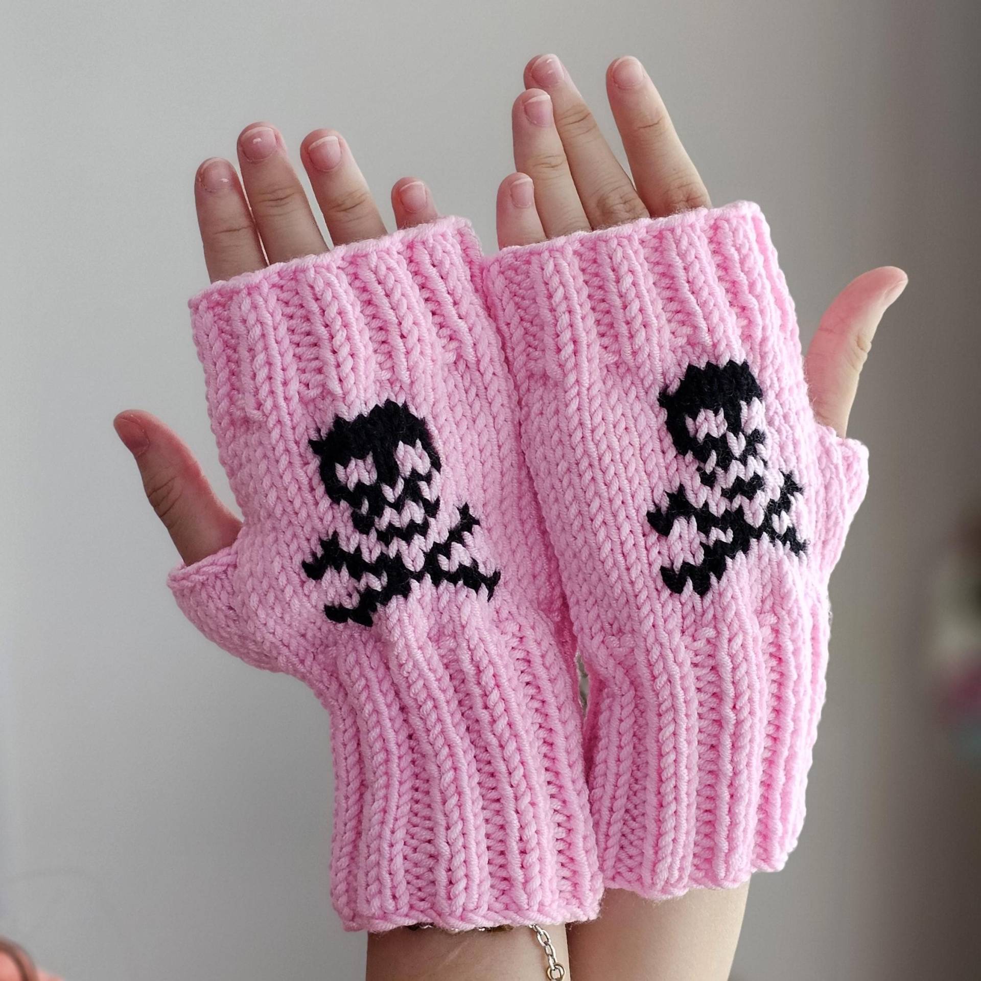 Totenkopf Handschuhe Für Frauen, Gothic Winter Style Geschenk von SENNURSASA