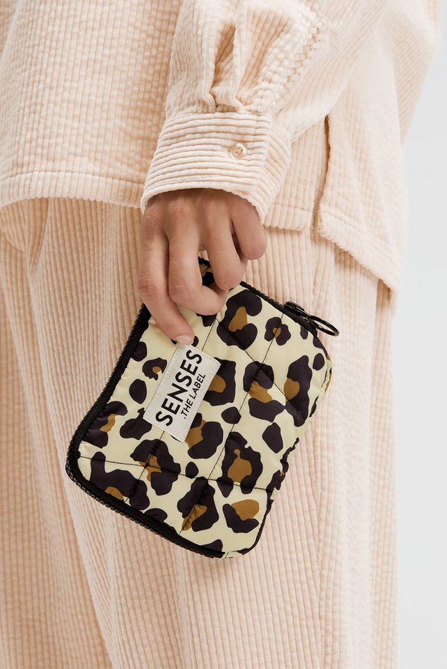 SENSES.THE LABEL Geldbörse, Logo-Prägung von SENSES.THE LABEL