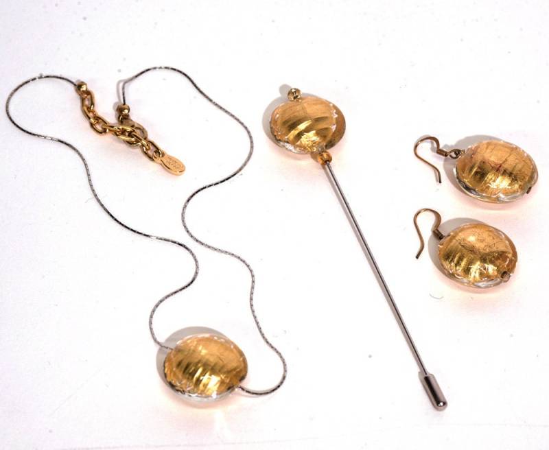 Glasperlen Mit 24 Kt Blattgold, Muranoglasschmuck, Silberkette Verstellbar, Aluminiumverschluss. 3 Stück Original Geschenk Frau Glasperlen Mit 24 Kt Blattgold, Muranoglasschmuck, Silberkette Verstellbar, Aluminiumverschluss. 3 Stück Original Geschenk Frau von SENTMURANO