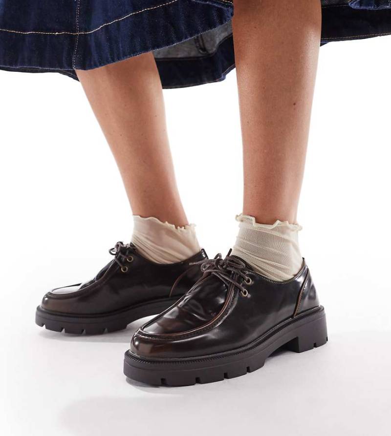 SEQWL Wide Fit - Alfa - Schnürschuhe in Braun poliert mit dicker Sohle, weite Passform-Brown von SEQWL Wide Fit