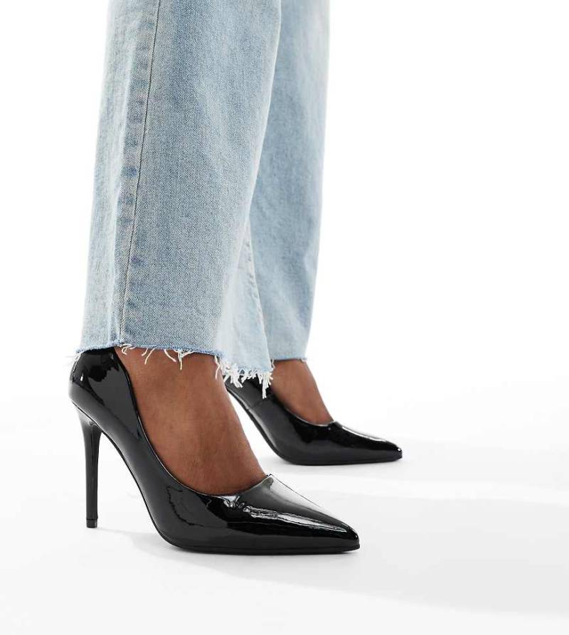 SEQWL Wide Fit - Hamilton - Pumps in schwarzer Lackoptik, weite Passform von SEQWL Wide Fit