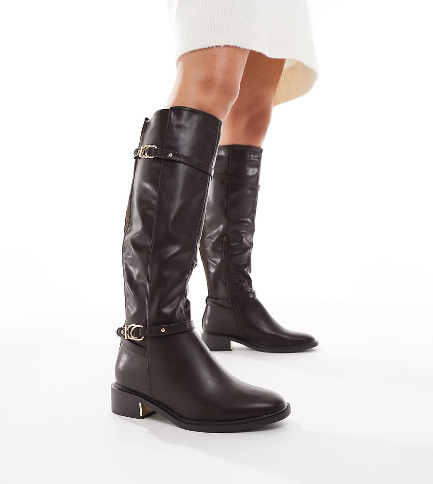 SEQWL Wide Fit - Latte - Elegante Reitstiefel in Schokobraun mit Schnallendetail, weite Passform-Brown von SEQWL Wide Fit