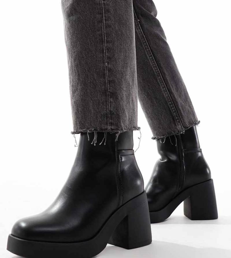 SEQWL Wide Fit - Stiefel in Schwarz mit Plateausohle, weite Passform von SEQWL Wide Fit