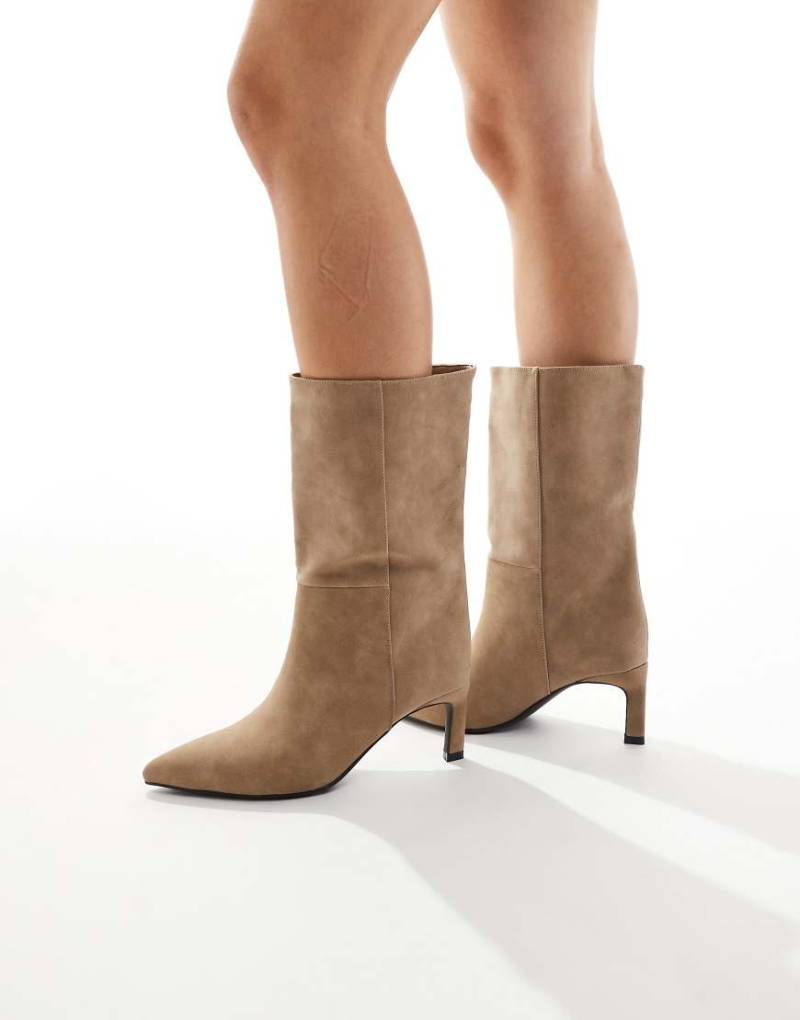 SEQWL - Benz - Ankle-Boots in Taupe mit Kitten-Absatz-Neutral SEQWL - Benz - Ankle-Boots in Taupe mit Kitten-Absatz-Neutral von SEQWL