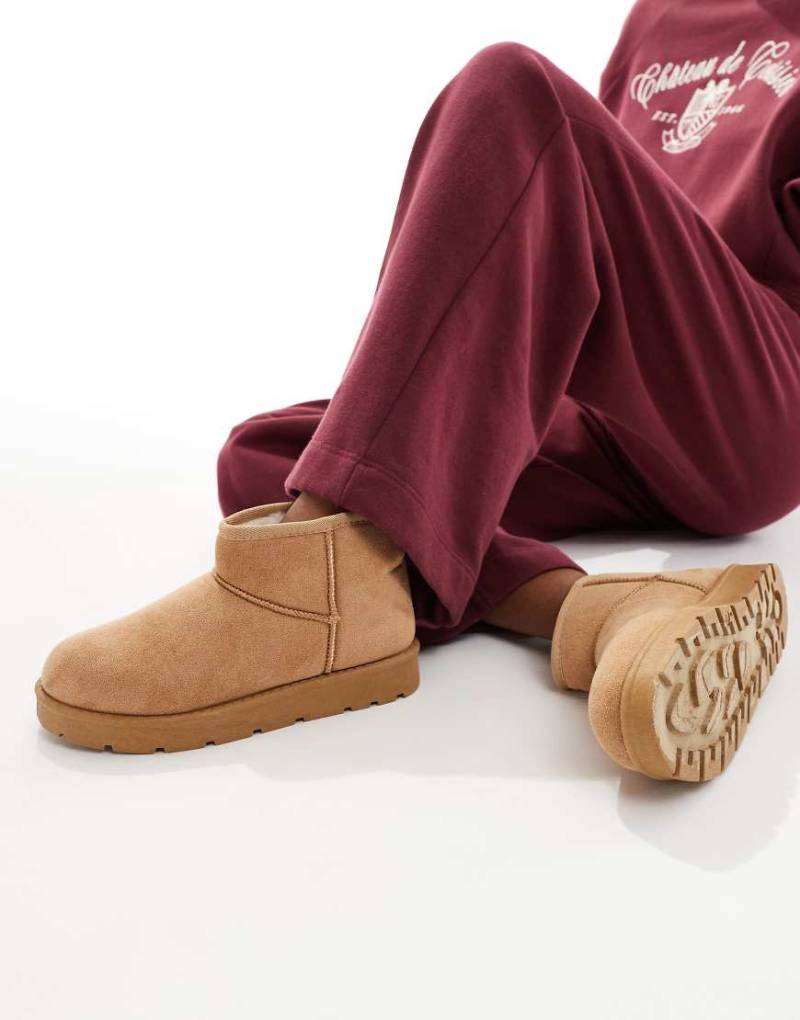 SEQWL - Bequeme Mini- Stiefeletten in Sand mit dicker Sohle-Neutral von SEQWL