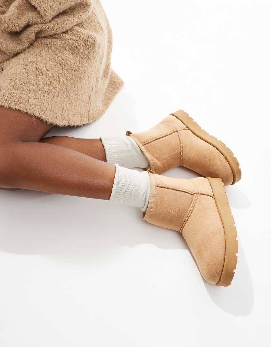 SEQWL - Bequeme Stiefeletten in Sand mit dicker Sohle-Neutral SEQWL - Bequeme Stiefeletten in Sand mit dicker Sohle-Neutral von SEQWL
