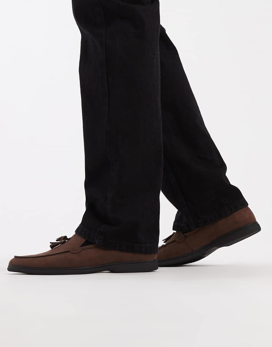 SEQWL - Berwin - Loafer in Schokobraun mit Quastendetail und kontrastierender Sohle-Brown von SEQWL