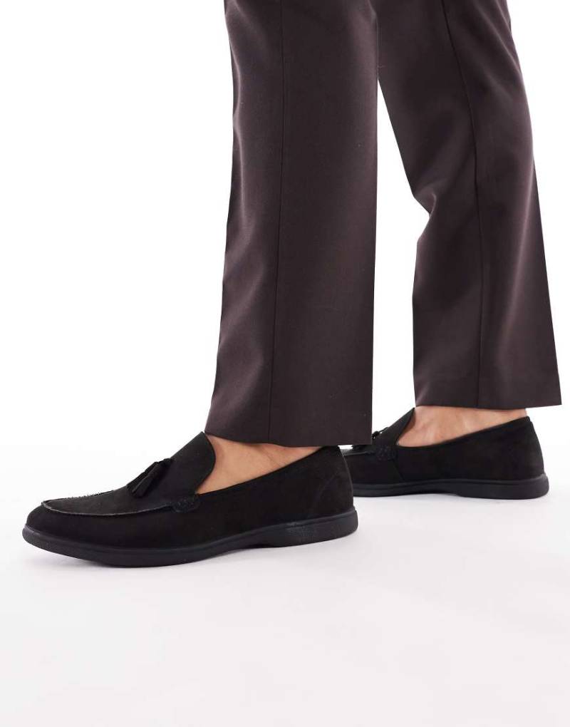 SEQWL - Berwin - Loafer in Schwarz mit Quastendetail und kontrastierender Sohle von SEQWL
