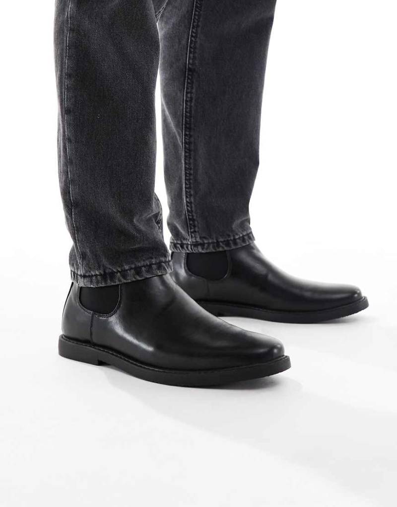 SEQWL - Chelsea-Stiefel in Schwarz mit runder Zehenpartie von SEQWL