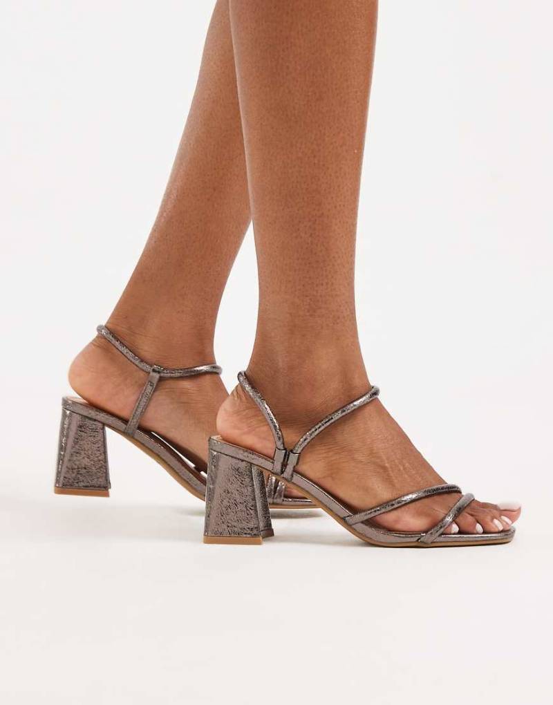 SEQWL - Dandelion - Riemchen-Sandaletten aus Satin in Zinngrau mit Blockabsatz-Grün von SEQWL