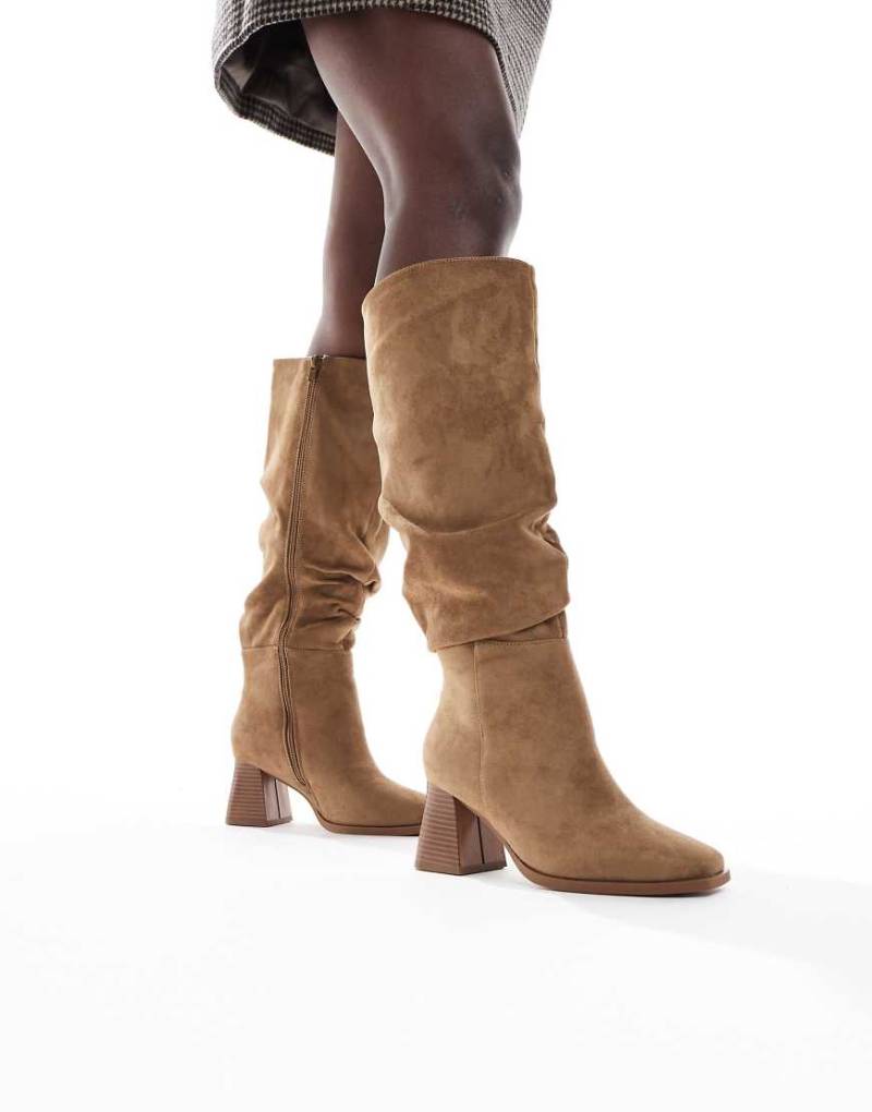 SEQWL - Fisher - Locker sitzende, kniehohe Stiefel in Taupe mit Blockabsatz-Neutral von SEQWL