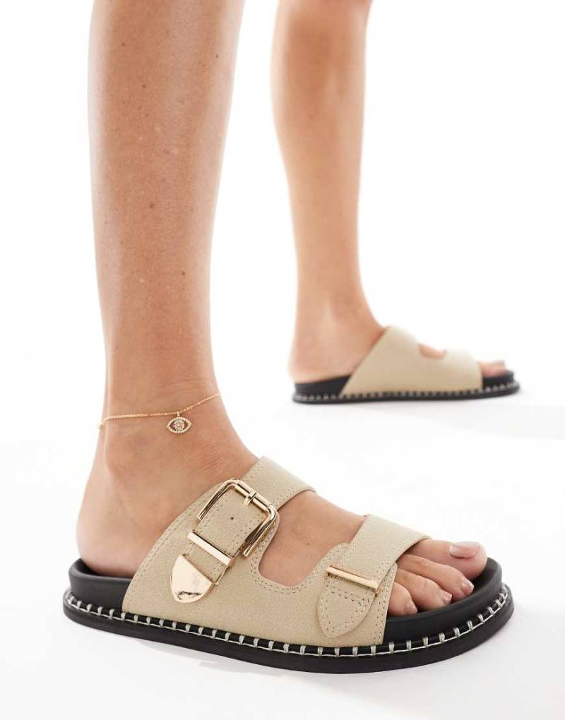 SEQWL - Flache Sandalen in Creme mit Kontrast-Nieten besetzter Sohle-Weiß von SEQWL
