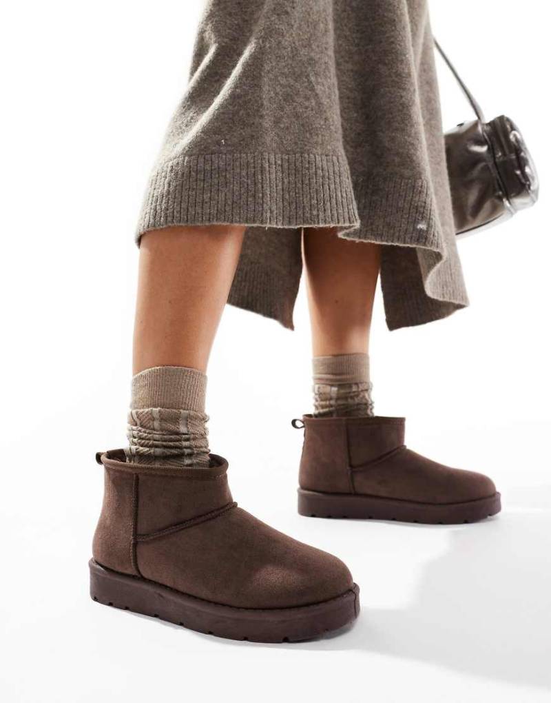SEQWL - Gemütliche Ankle-Boots in Schokobraun mit kurzem Schaft von SEQWL