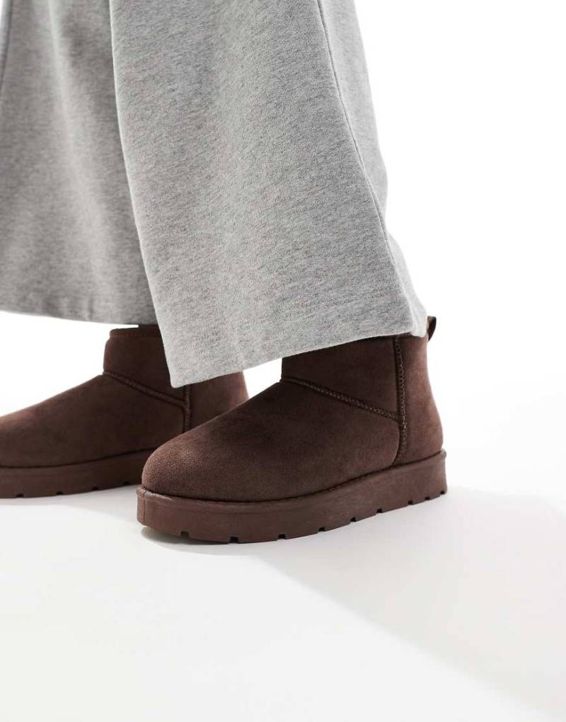 SEQWL - Gemütliche Ankle-Boots in Schokobraun mit kurzem Schaft-Brown SEQWL - Gemütliche Ankle-Boots in Schokobraun mit kurzem Schaft-Brown von SEQWL