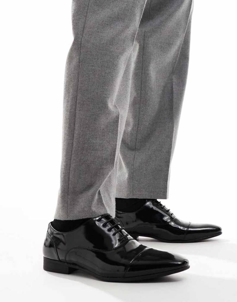 SEQWL - Gunners - Oxford-Schuhe aus künstlichem Boxleder in Schwarz von SEQWL