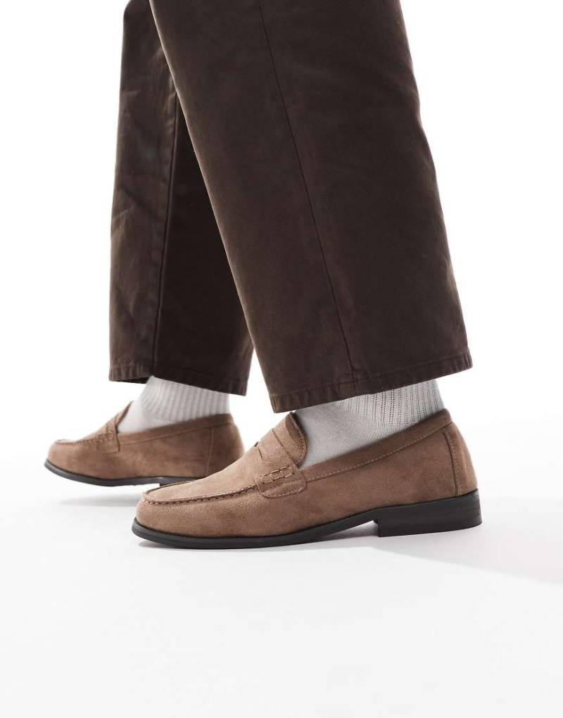 SEQWL - Hero - Loafer aus Wildlederimitat in Mokka mit Detail-Brown von SEQWL