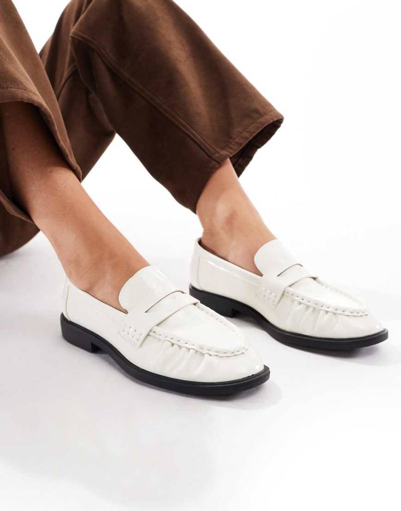 SEQWL - Hershe - Loafer in Ecru mit Raffung-Weiß von SEQWL