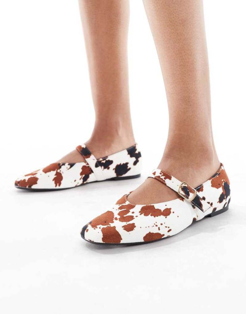 SEQWL - Iris - Ballerinas mit hohem Schuhblatt und Kuhfellmuster-Brown von SEQWL