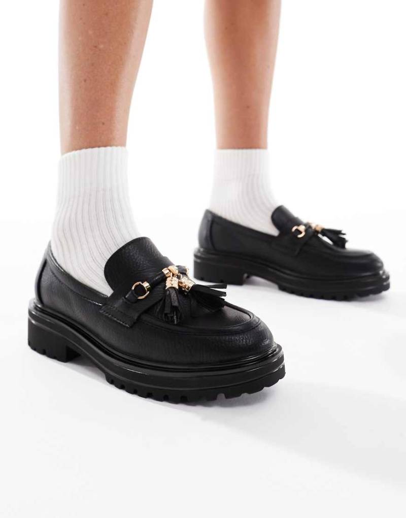 SEQWL - Jeep - Loafer in Schwarz mit Bommel und dicker Sohle von SEQWL