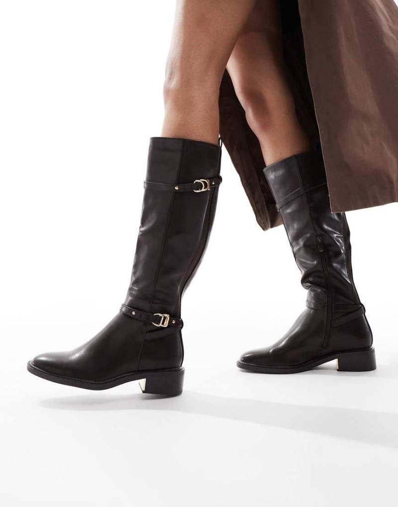 SEQWL - Latte - Elegante Reitstiefel in Schokobraun mit Schnallen-Brown von SEQWL