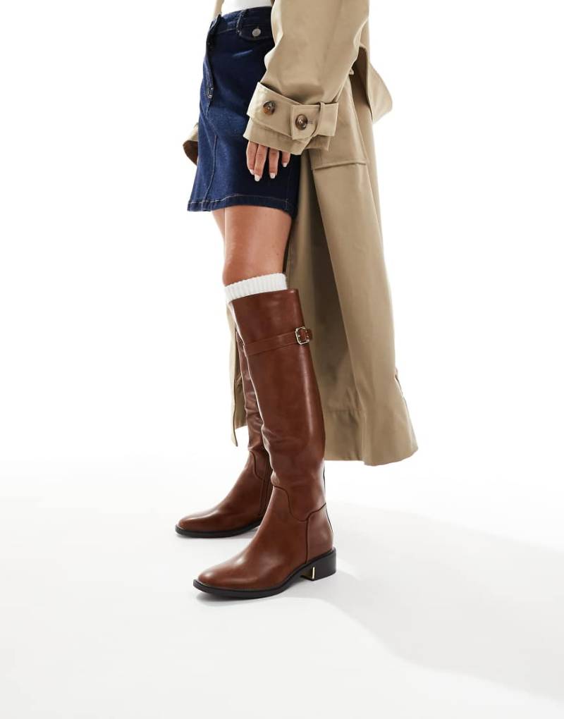 SEQWL - Latte - Reiterstiefel in Hellbraun mit Schnallendetail-Brown von SEQWL