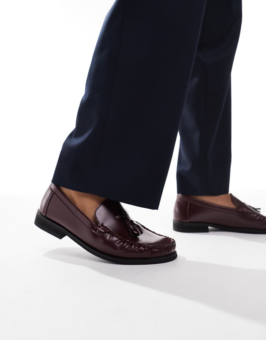 SEQWL - Loafer in Burgunderrot mit Raffung und Trensendetail von SEQWL