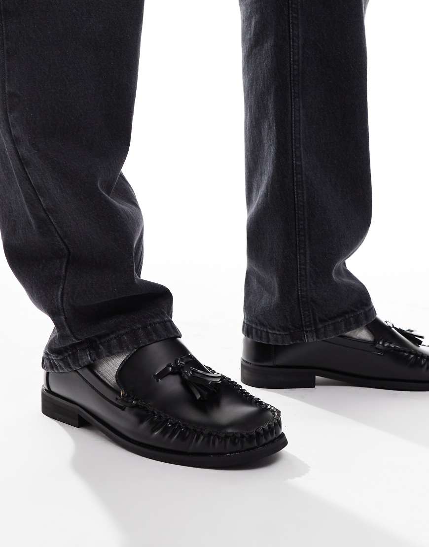 SEQWL - Loafer in Schwarz mit Raffung und Trensendetail von SEQWL