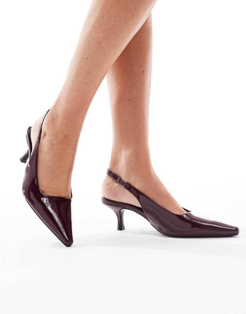 SEQWL - Maybach - Schuhe in dunklem Beerenrot mit Fersenriemchen und Kitten-Absatz von SEQWL