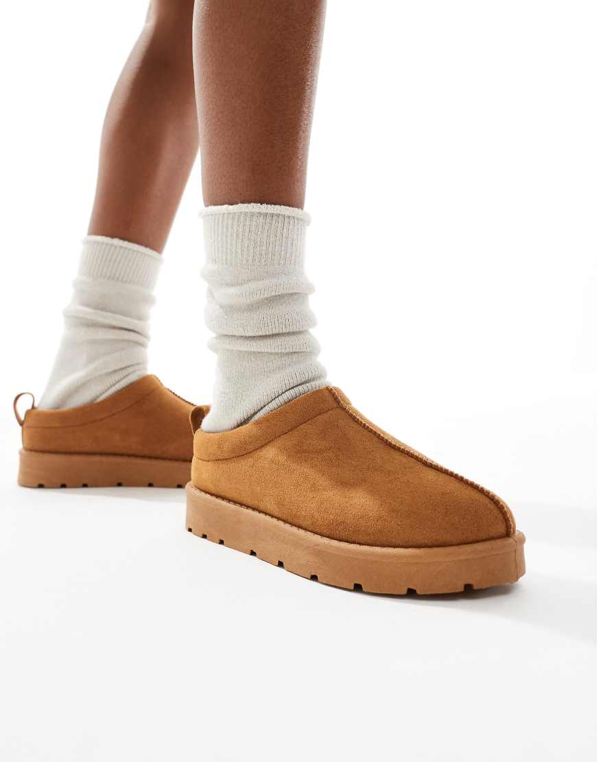 SEQWL - Pantoffeln aus Wildlederimitat in Hellbraun-Brown von SEQWL