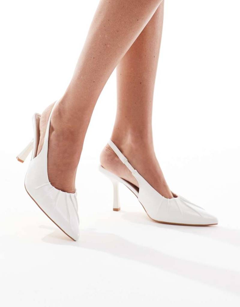 SEQWL - Salado - Schuhe in Weiß mit Fersenriemchen und gerafftem Detail-Grau von SEQWL