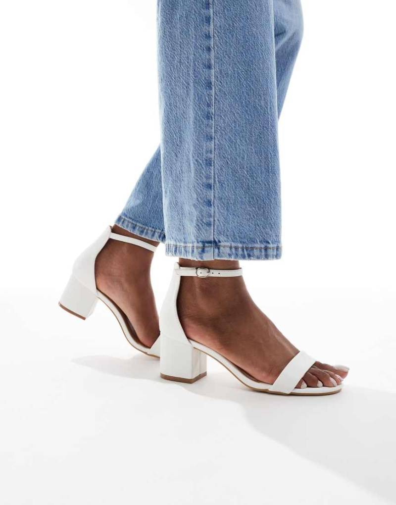SEQWL - Hallie - Sandaletten in Weiß mit mittelhohem Blockabsatz von SEQWL