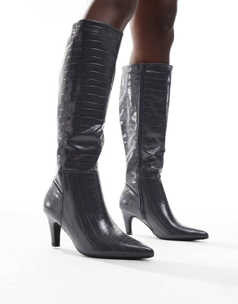 SEQWL - Starburst - Kniehohe Stiefel in Kroko-Grau SEQWL - Starburst - Kniehohe Stiefel in Kroko-Grau von SEQWL