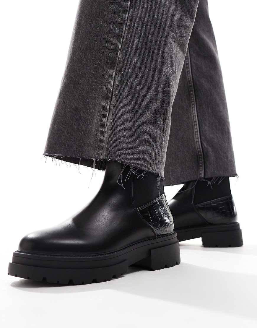 SEQWL - Stiefeletten in Schwarz mit Detail in Kroko-Optik SEQWL - Stiefeletten in Schwarz mit Detail in Kroko-Optik von SEQWL