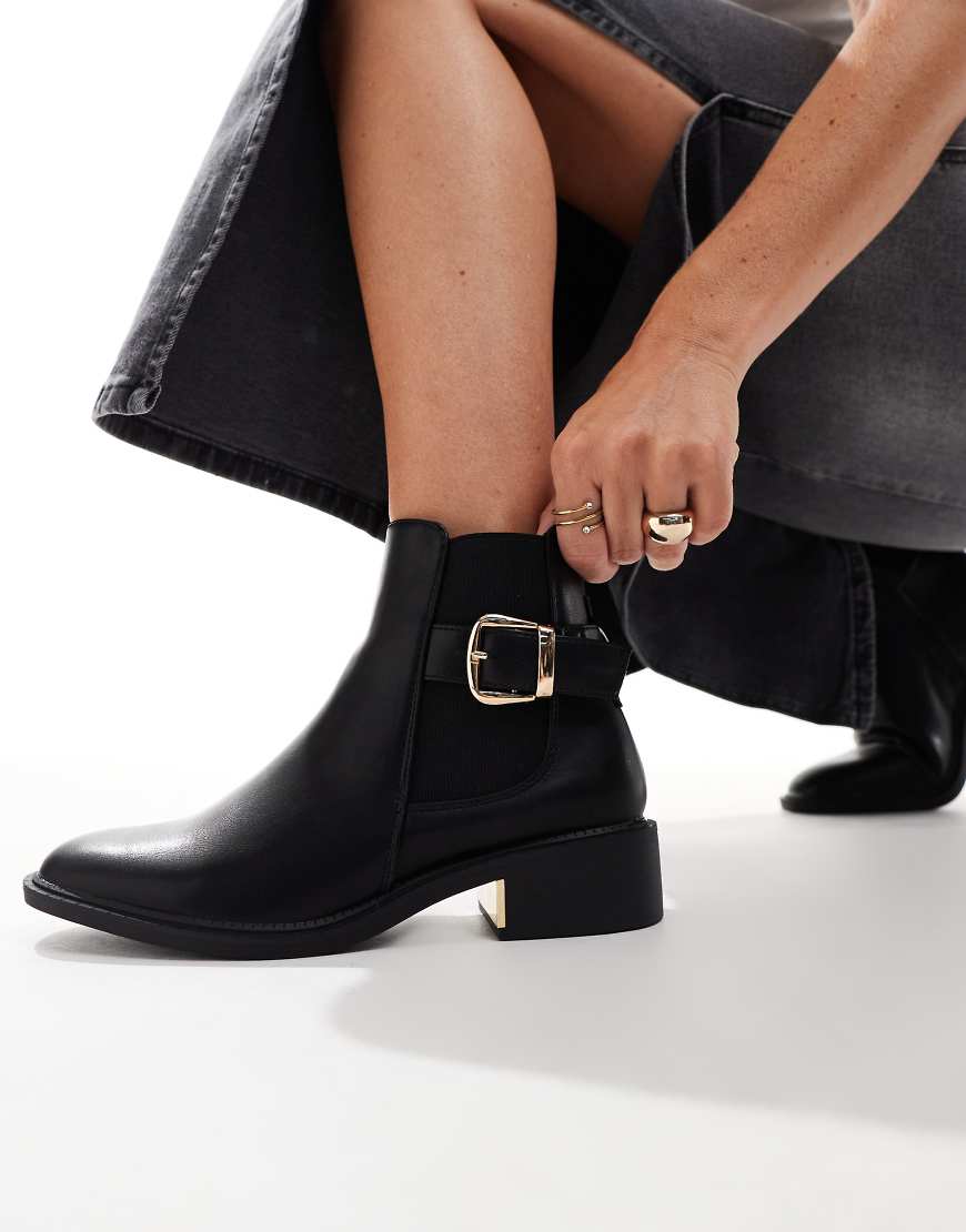 SEQWL - Stiefeletten in Schwarz mit Schnallendetails von SEQWL