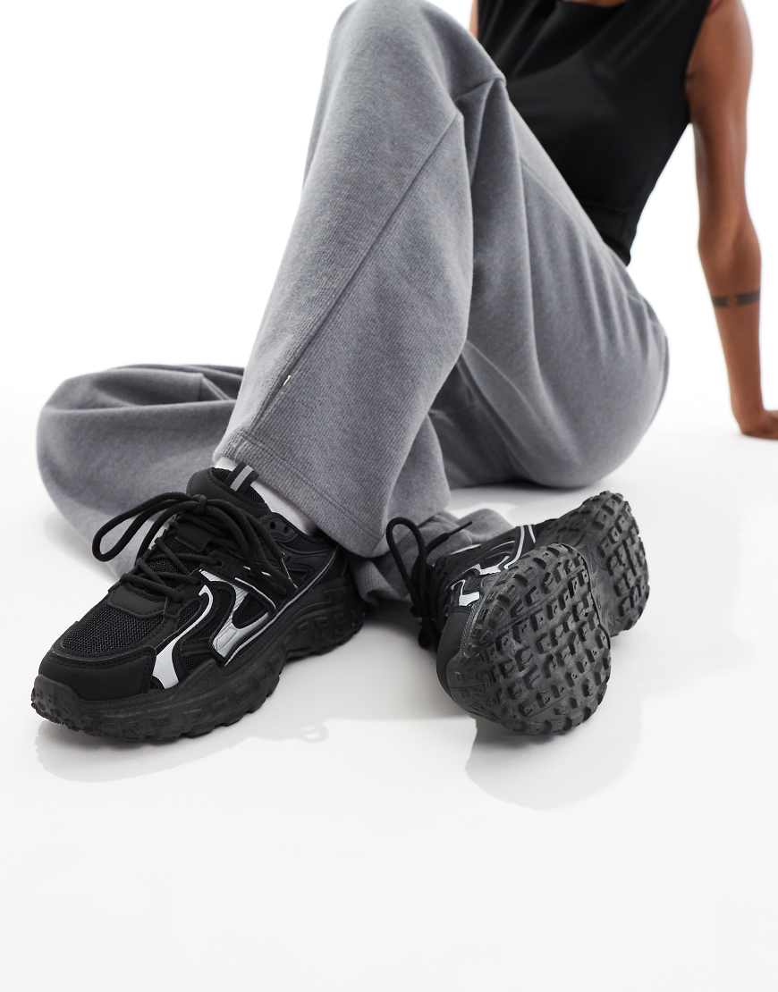 SEQWL - Wolf - Sneaker in Schwarz mit dicker Sohle von SEQWL