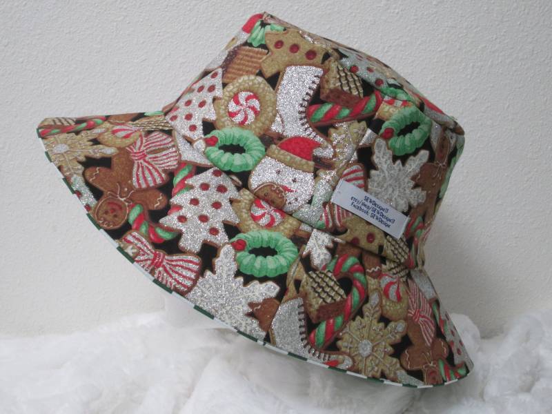 Bucket Hat 24" Xlarge Weihnachtsplätzchen, Weihnachten Hat, Wendbare Weihnachtsmütze, Zuckerplätzchen, Weihnachtsmann Bucket Hat 24" Xlarge Weihnachtsplätzchen, Weihnachten Hat, Wendbare Weihnachtsmütze, Zuckerplätzchen, Weihnachtsmann von SEWDesigns13