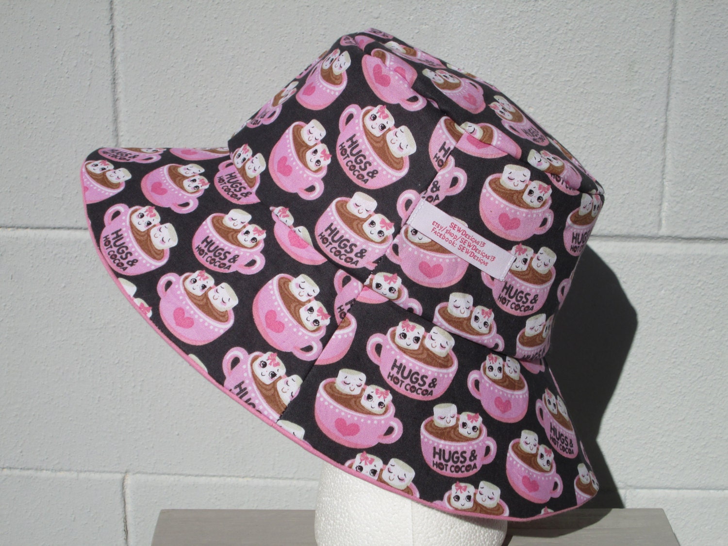 Eimer Hut 24" Xlarge Kakao Mit Marshmallows, Rosa Tassen, Liebe Und Herzen, Reversible Eimer Hut 24" Xlarge Kakao Mit Marshmallows, Rosa Tassen, Liebe Und Herzen, Reversible von SEWDesigns13