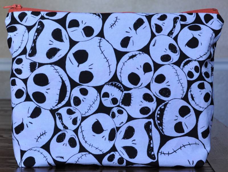 Jack Skellington Mit "O Lanterns Tasche - Ooak Jack Skellington Mit "O Lanterns Tasche - Ooak von SEWciopathCreations