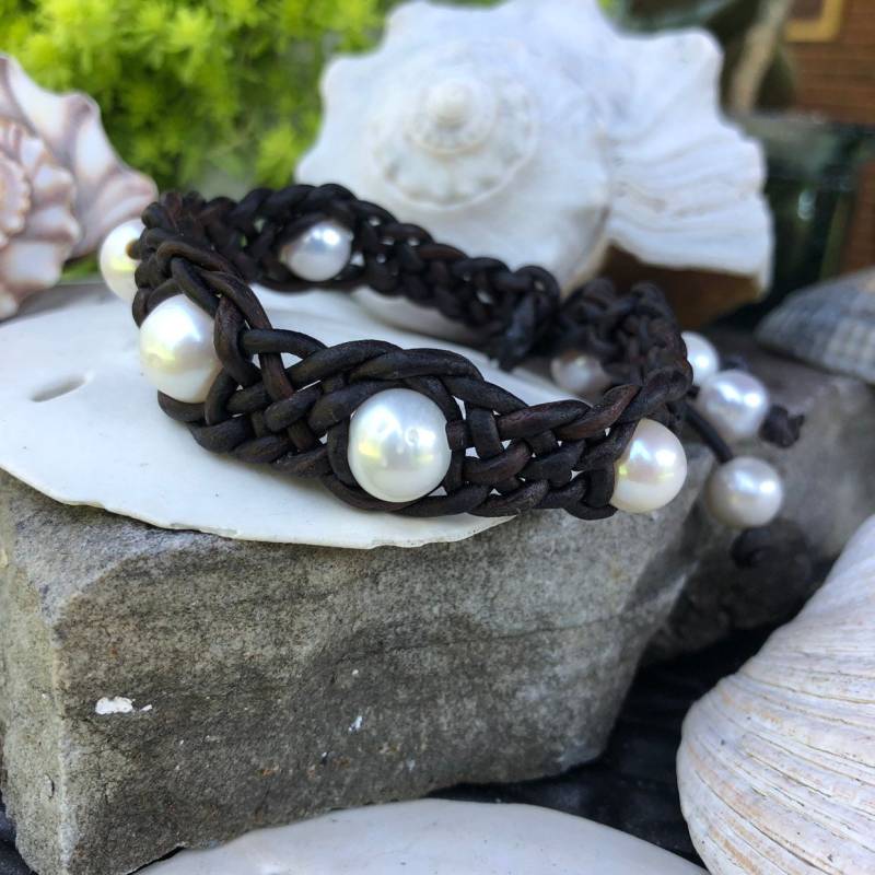 Geflochtenes Lederarmband Mit Süsswasserperlen Massgefertigtes Armband von SEdesignsAndCo