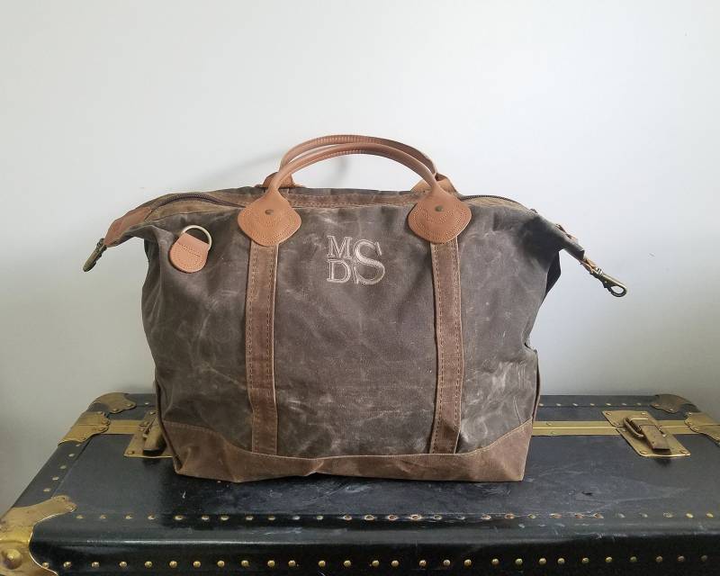 Monogramm Gewachste Canvas Herrentasche Weekender Bag | Herren Personalisierter Duffle Geschenk Für Ihn Trauzeugen von SEmbroideredBoutique
