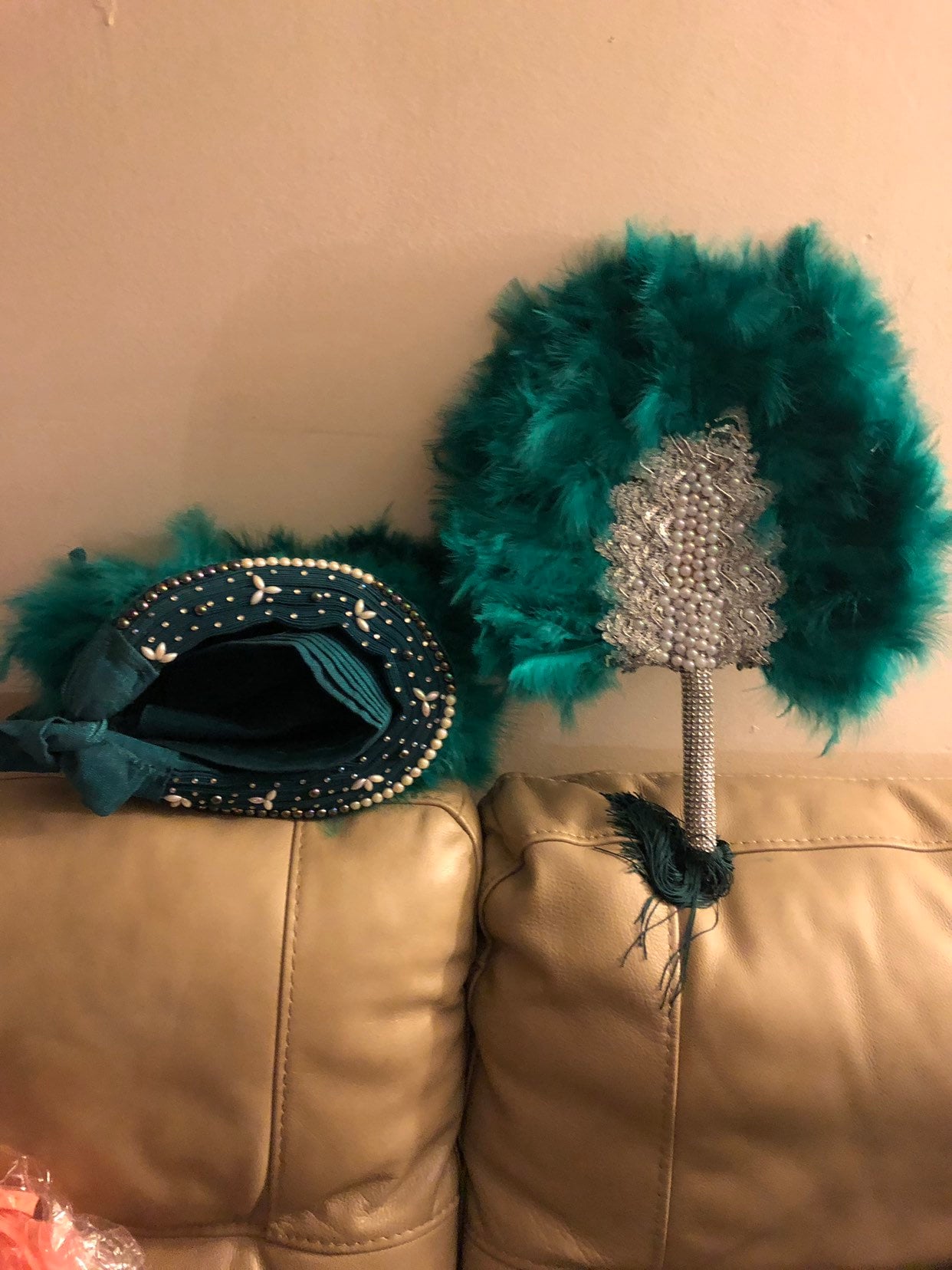 Auto Gele Plus Passender Grüner 2 Seitlicher Federfächermix Silberfarbenes Zubehör von SHALOMCONCEPT