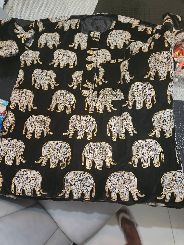 Plus Size Isi Agu Samt Top Igbo Elephant Design, 2xl von SHALOMCONCEPT