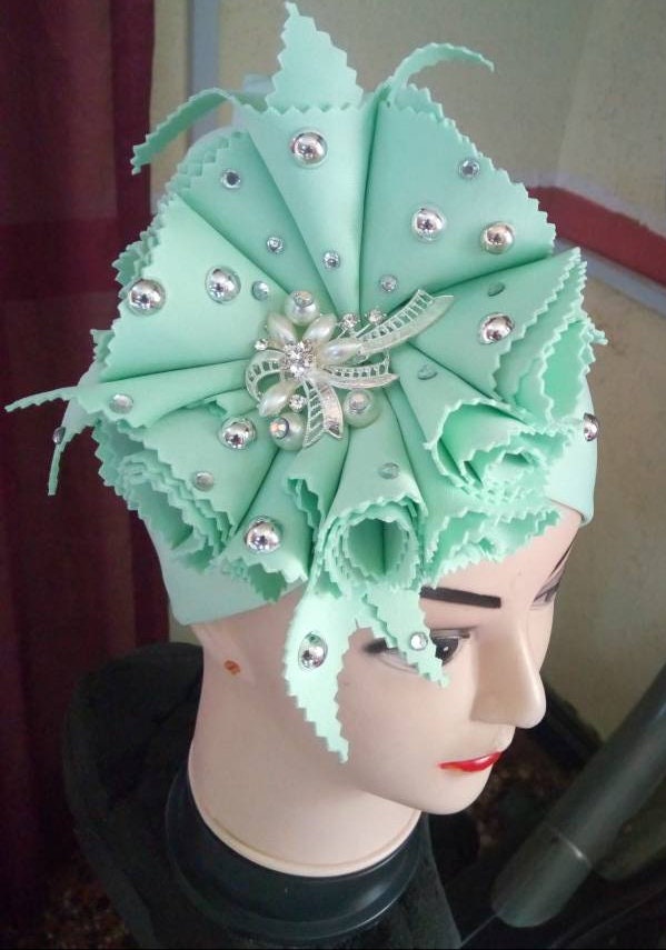 Einzigartige Perlen Turban Kopftuch von SHALOMCONCEPT